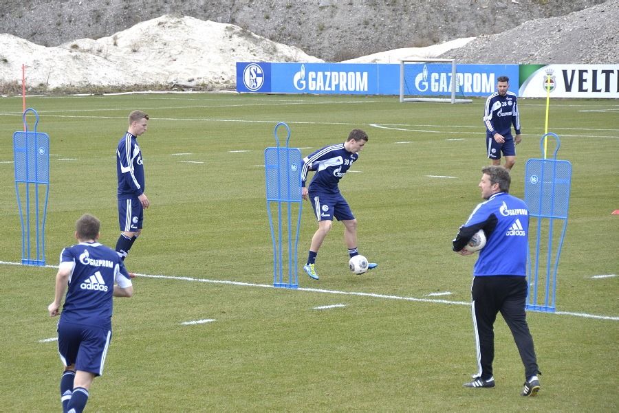 关于沙尔克04队在本赛季的表现备受瞩目,球队气势如虹的信息 关于沙尔克04队在本赛季的表现备受瞩目,球队气势如虹的信息