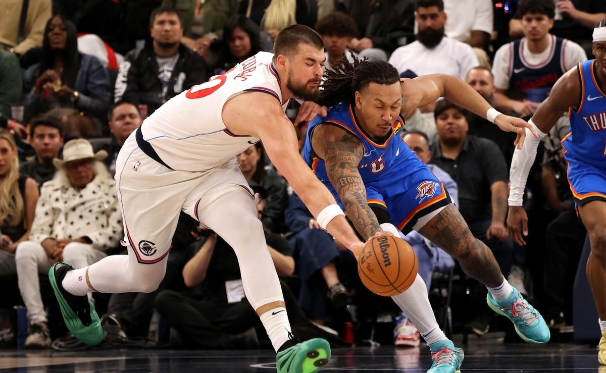 爱游戏娱乐-赛季进入关键时期，球队备战下一场较量的简单介绍