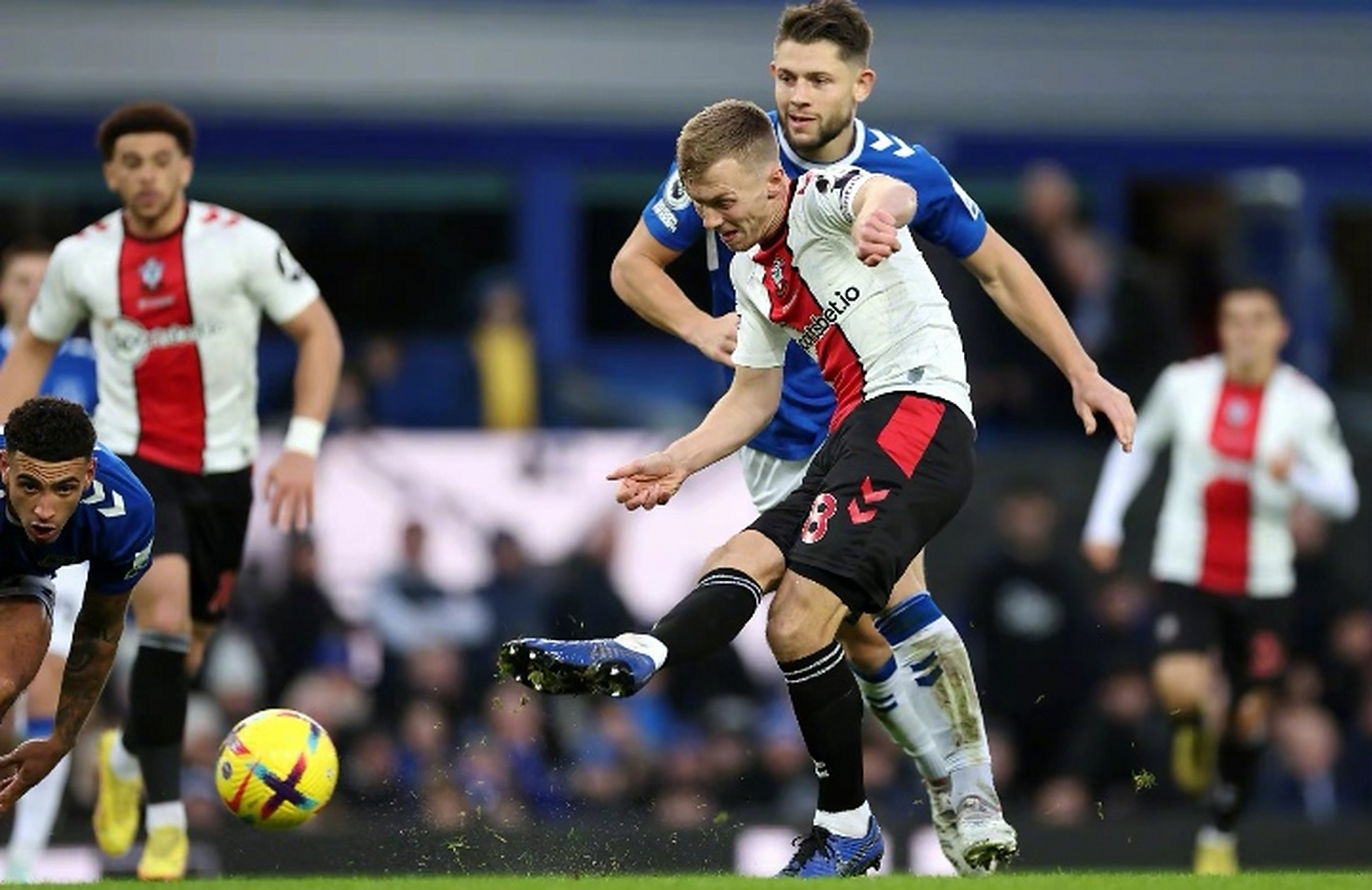 爱游戏注册-关于巴西边锋梅开二度，协助南安普顿逆转的信息