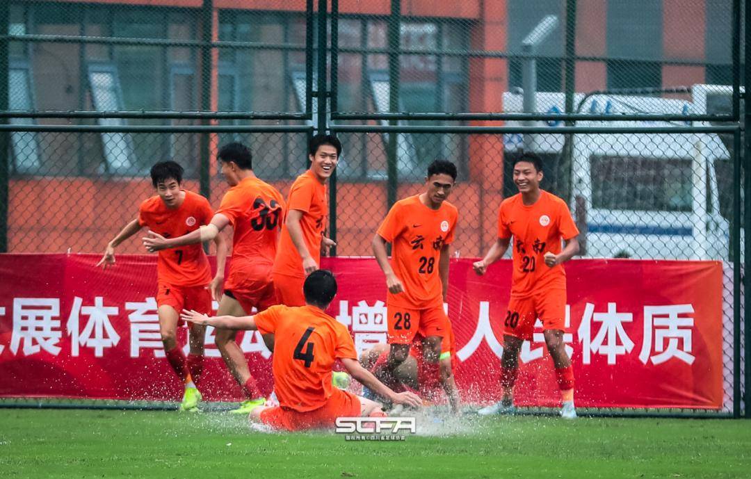 足球盛会即将举行,球队全力备战 足球盛会即将举行,球队全力备战