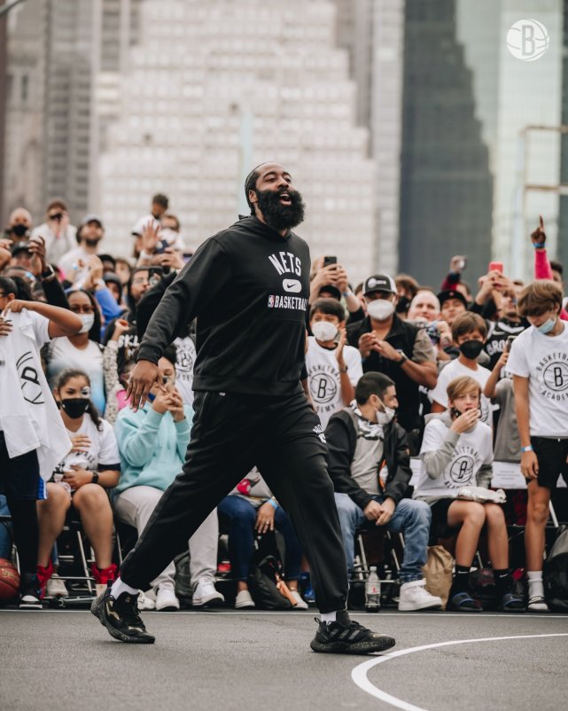 爱游戏官网登录网址-篮网球员接受训练后康复进展顺利