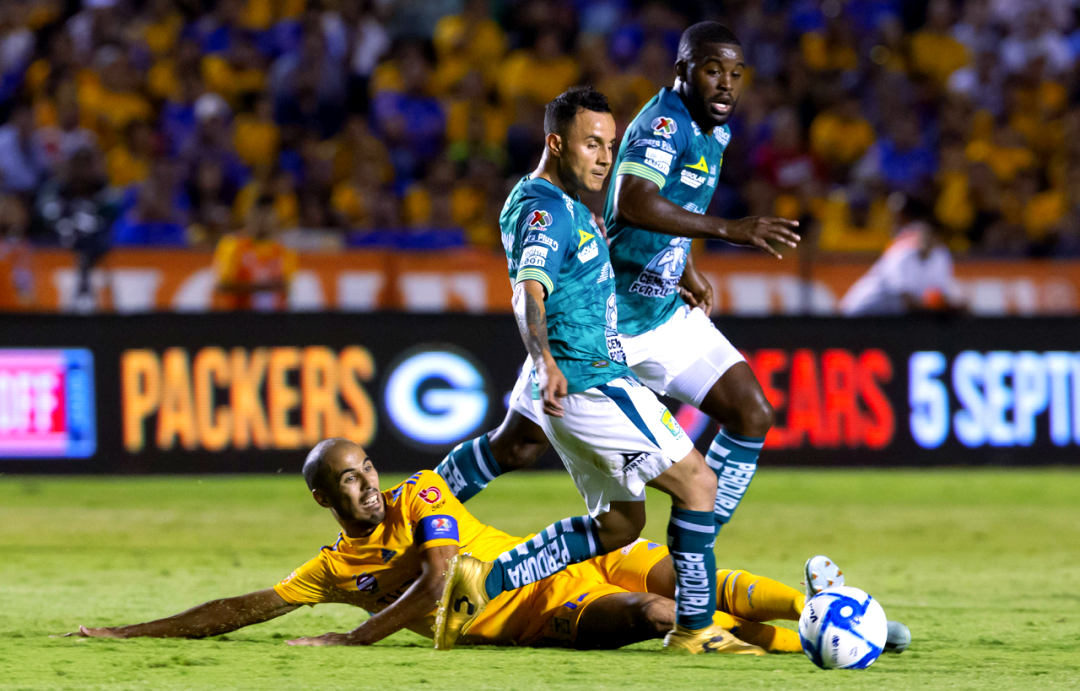 足球赛事精彩纷呈,意外事件频发的简单介绍 足球赛事精彩纷呈,意外事件频发的简单介绍