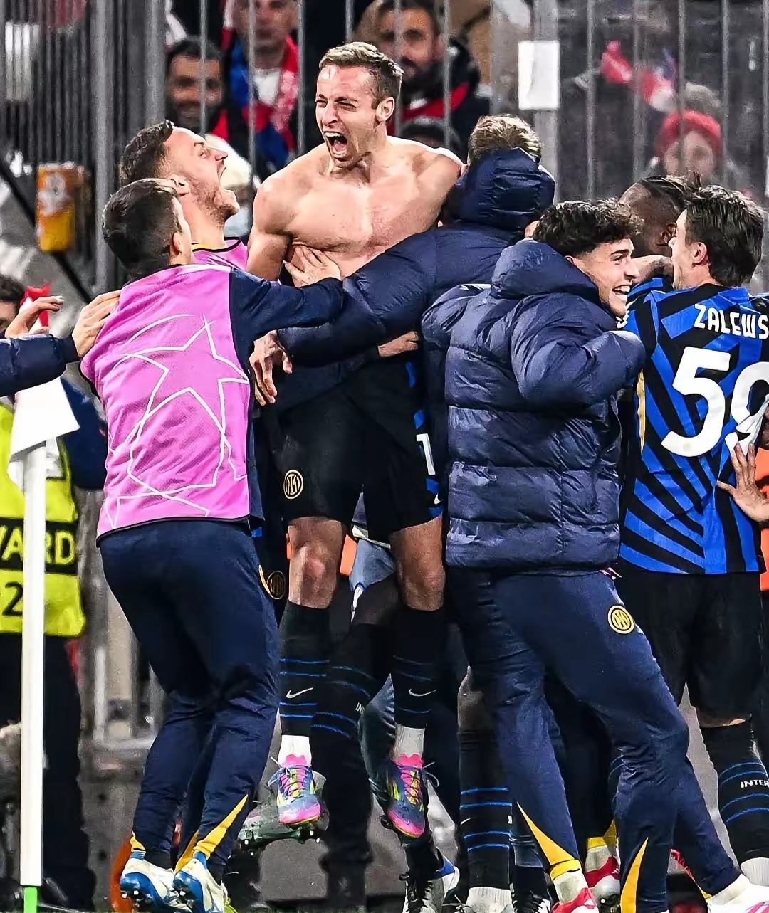 爱游戏网站-拜仁慕尼黑取胜告捷，卫冕未现裂痕的简单介绍