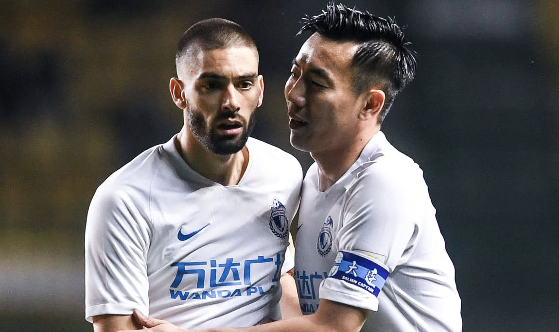 一方成功击败对手，赢得关键胜利