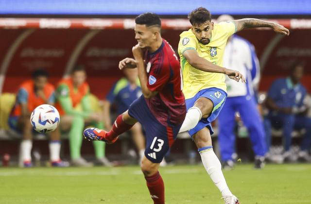 巴西后防坚守如铁,全场零封对手 巴西后防坚守如铁,全场零封对手