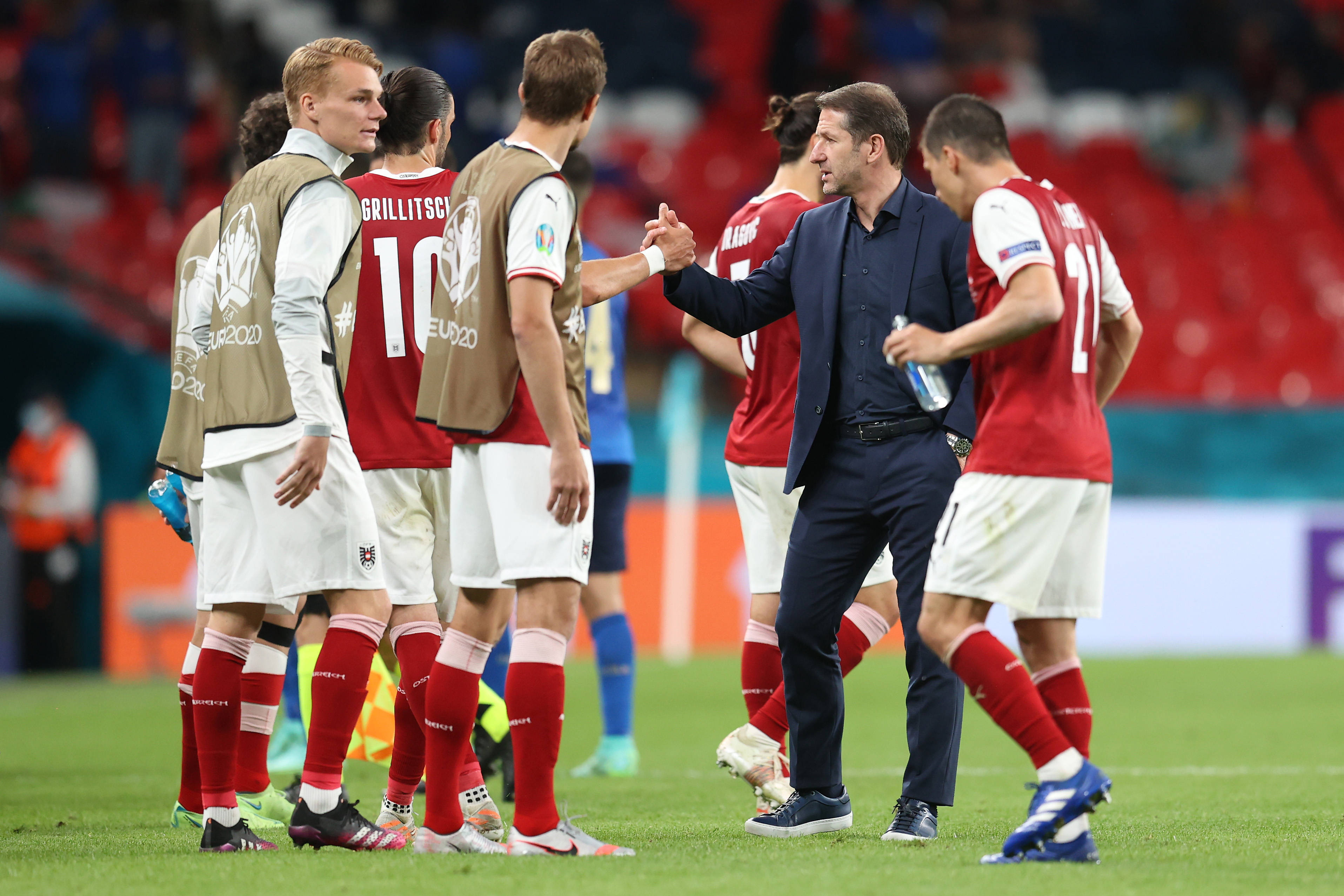 爱游戏官网入口-斯洛伐克队在欧预赛中展现出色表现！