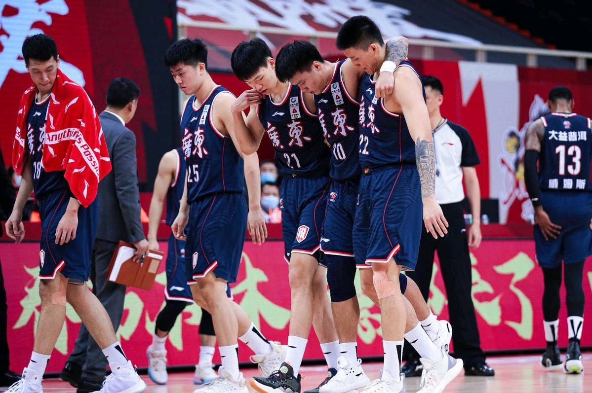 爱游戏亚洲官网-包含意大利足球联赛球队争夺冠军，胜负难料的词条