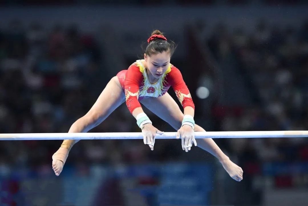关于竞技体操比赛中国健儿展现实力的信息