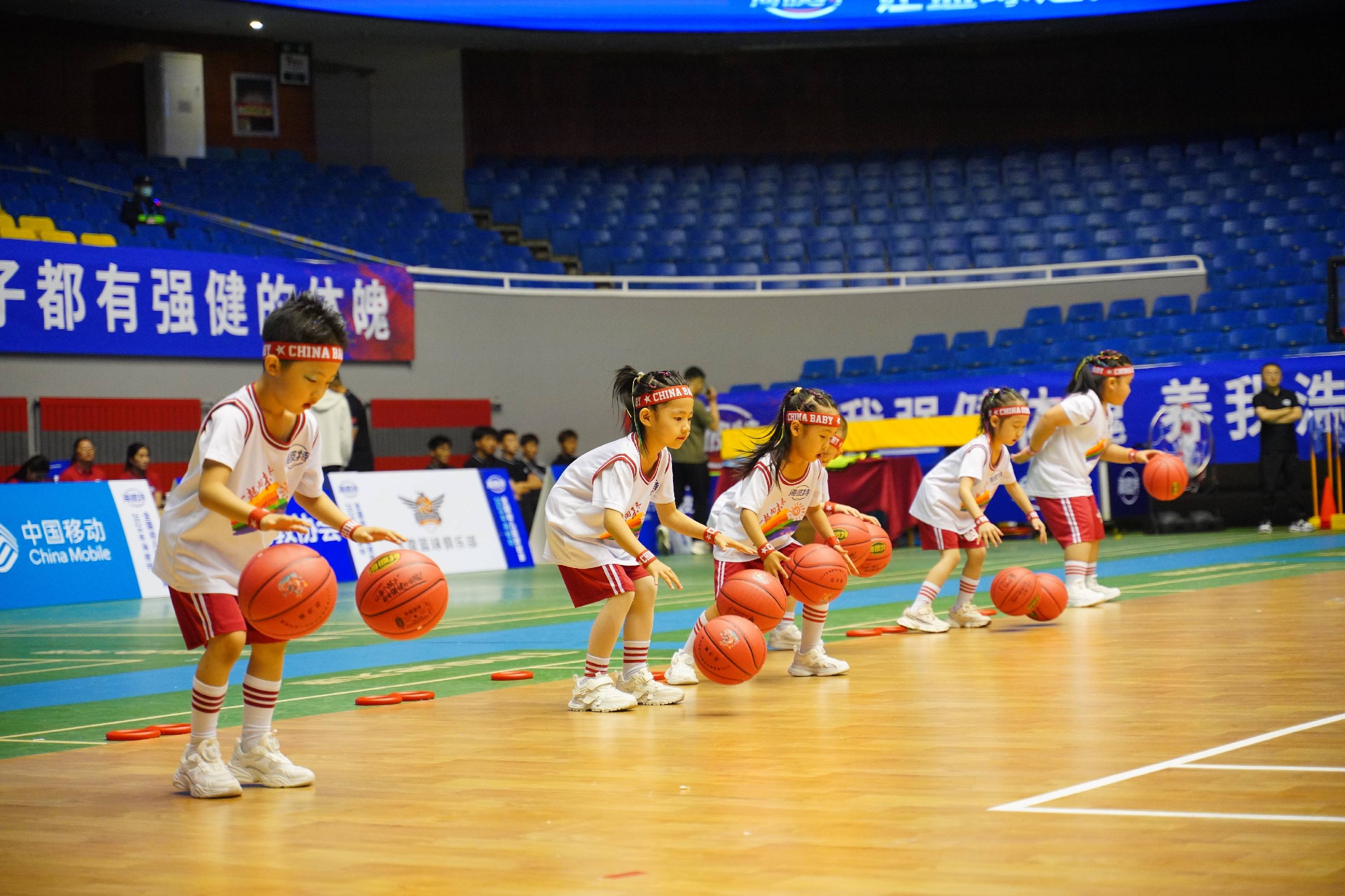 爱游戏教练-篮球联赛总决赛赛况一览无余