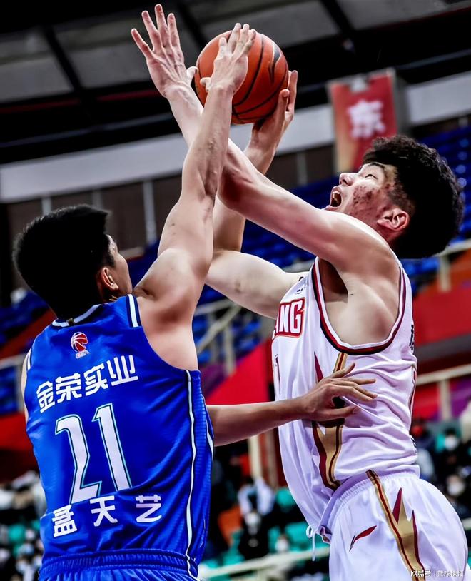爱游戏官网入口-吉林队将与四川男篮上演对决