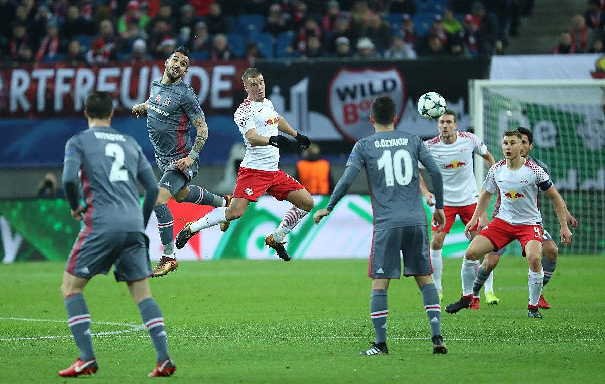 爱游戏电竞-里昂主场不敌马赛，主场失守频频