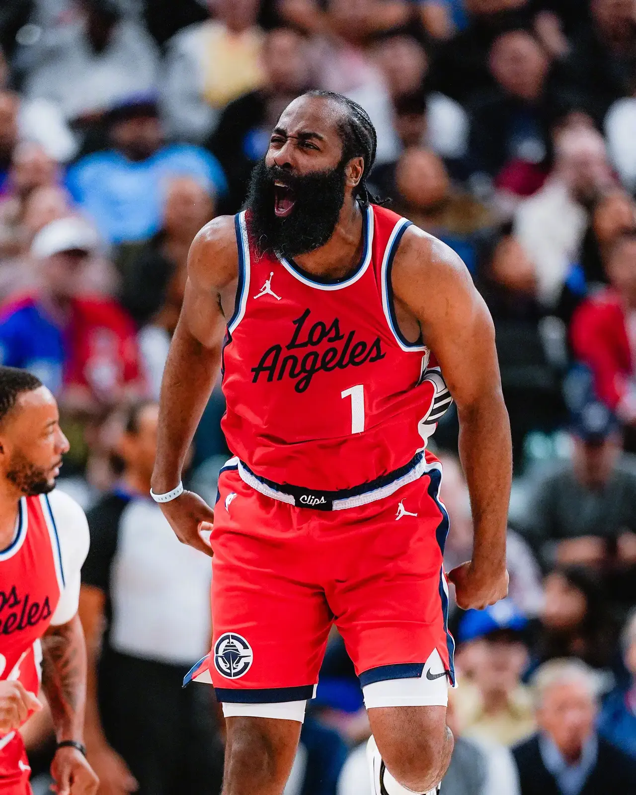 爱游戏登录-快船大胜尼克斯，莱昂纳德狂轰35分