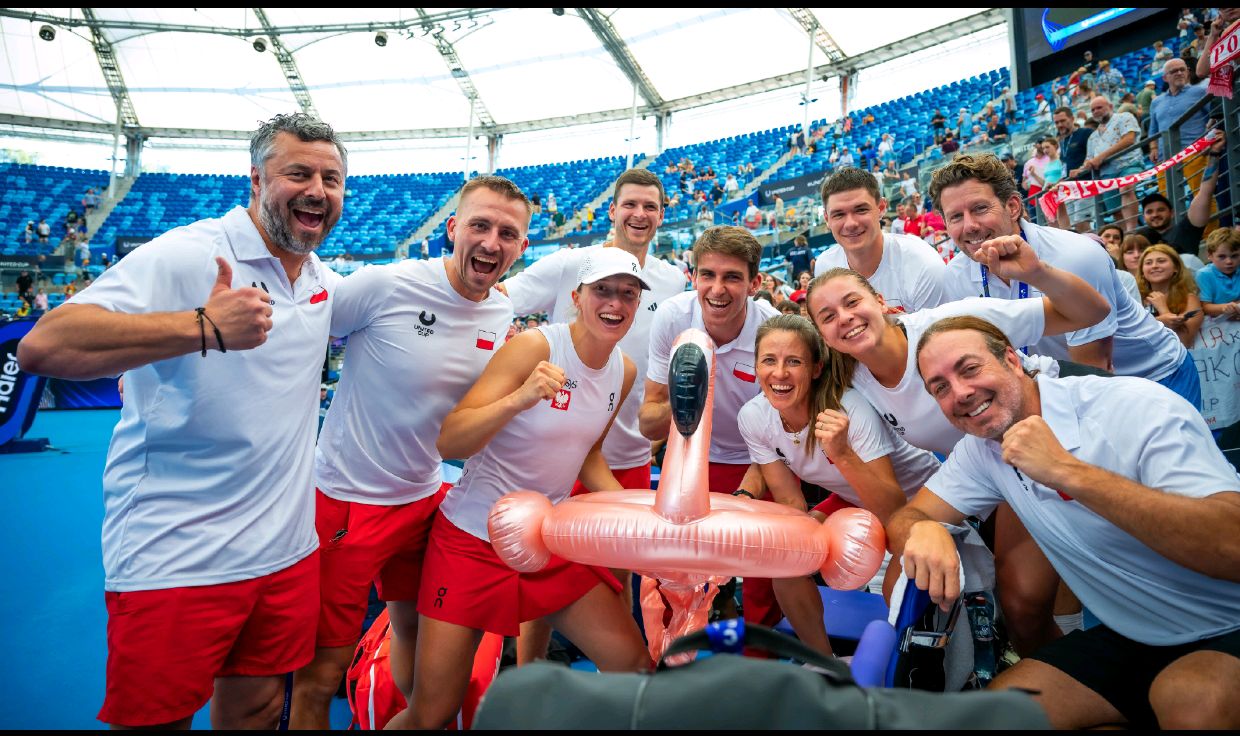 波兰传奇球星助攻，演绎精彩进球