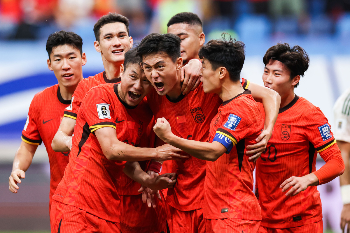 多支国内足球俱乐部在激烈比赛中对抗的简单介绍 多支国内足球俱乐部在激烈比赛中对抗的简单介绍